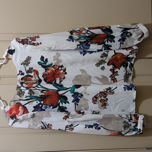 Express Tops - DONATING SOON! EXPRESS Keyhole Blouse